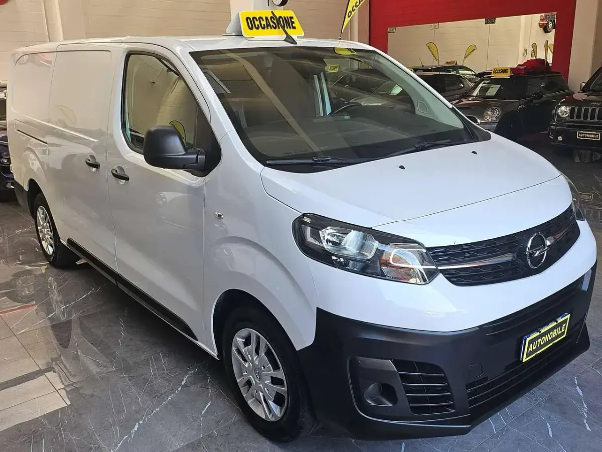 Usata Opel Vivaro-e Combi 120 CV (88 kW) 2023 Bianco Monovolume
