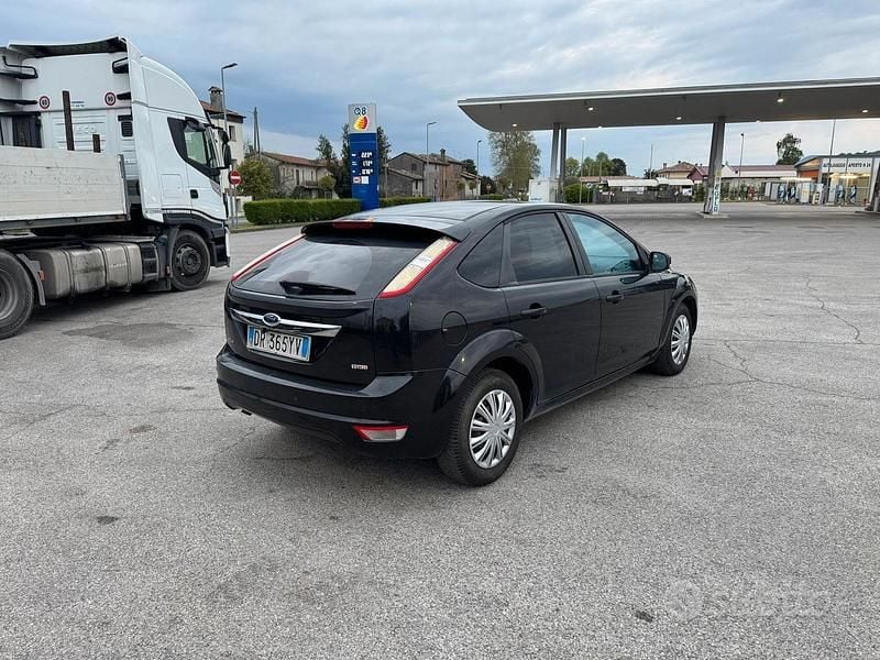 Usata Ford Focus Titanium 110 CV (80 kW) 2008 Nero Berlina