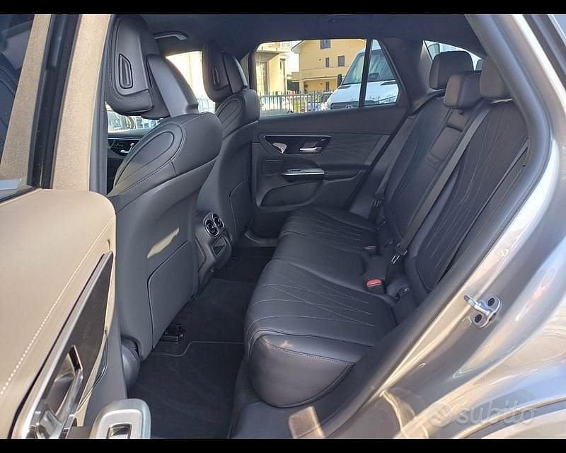 Usata Mercedes GLC300 AMG Line Premium 269 CV (197 kW) 2024 Argento SUV