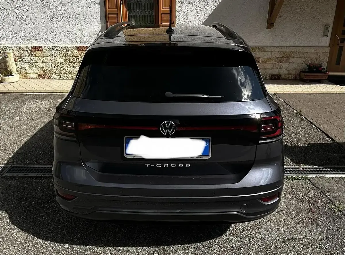 Usata VW T-Cross Style 150 CV (110 kW) 2022 Grigio SUV