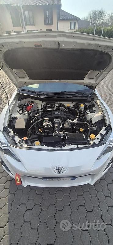 Usata Toyota GT86 GT 200 CV (147 kW) 2013 Bianco Coupé