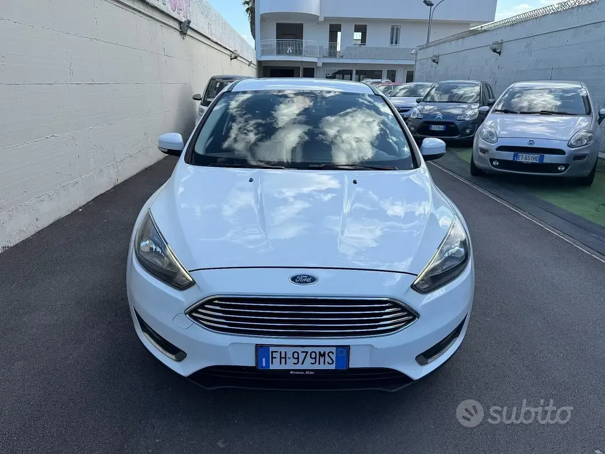 Begagnad Ford Focus Titanium X 125 HK (91 kW) 2017 Vit Sedan