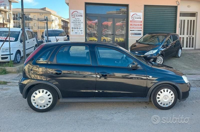 Usata Opel Corsa Cosmo 70 CV (51 kW) 2004 Nero Utilitaria