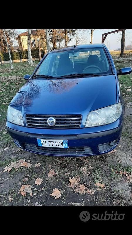 Usata Fiat Punto 2005 Blu Utilitaria