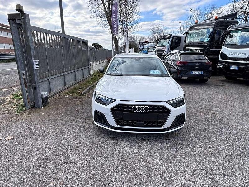 Usata Audi A1 Sportback Ambiente 95 CV (69 kW) 2025 Bianco Utilitaria