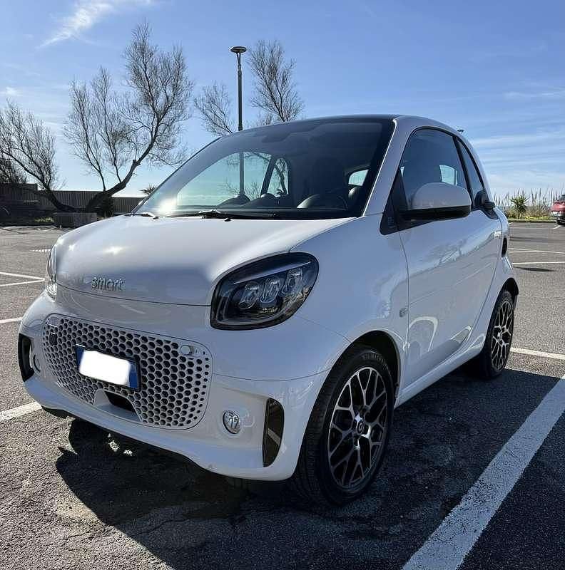 Usata Smart ForTwo Coupé Prime 41 kW (56 CV) 2022 Utilitaria
