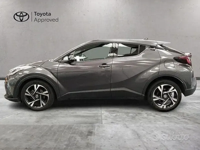 Usata Toyota C-HR Trend 122 CV (89 kW) 2023 Grigio SUV