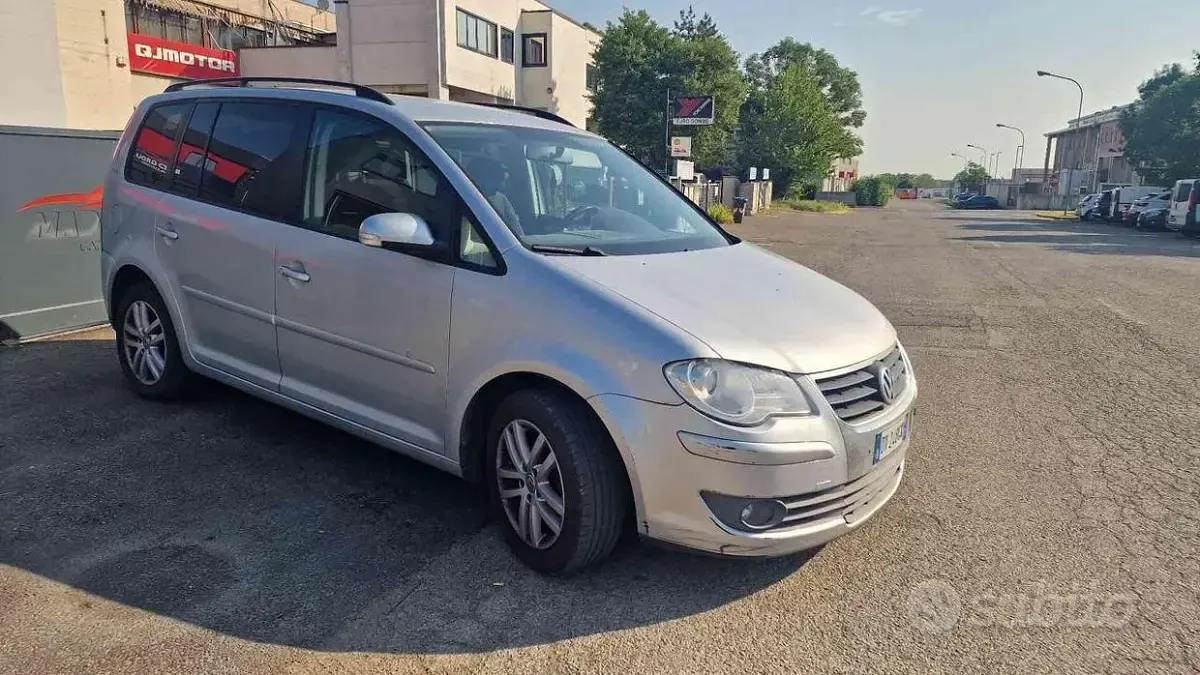 Usata VW Touran Trendline 109 CV (80 kW) 2008 Grigio Monovolume