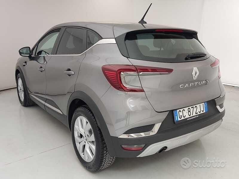 Usata Renault Captur Business 116 CV (85 kW) 2020 Grigio SUV