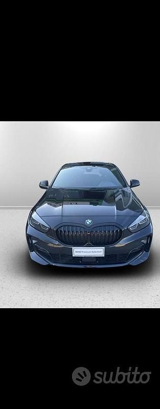 Nero Usata 2023 BMW 116 M Sport Due volumi | 28.000 € (Buon prezzo) - Immagine 1/4