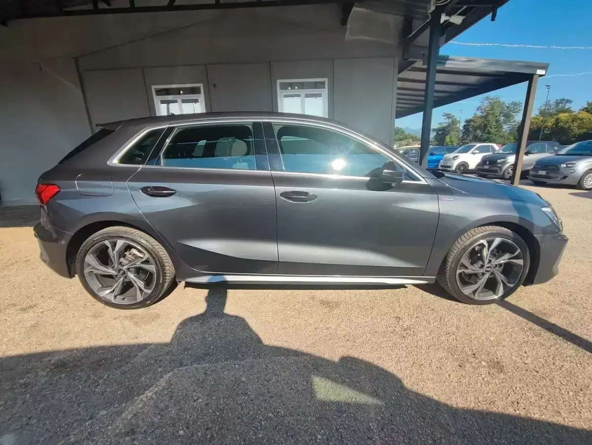 Usata Audi A3 130 CV (95 kW) 2021 Blu Berlina