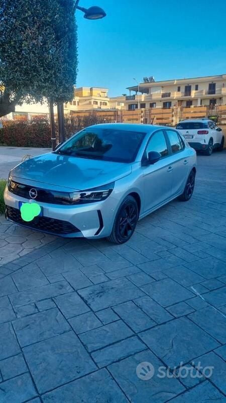 Grigio Usata 2024 Opel Corsa Due volumi | 14.500 € (Buon prezzo) - Immagine 1/4