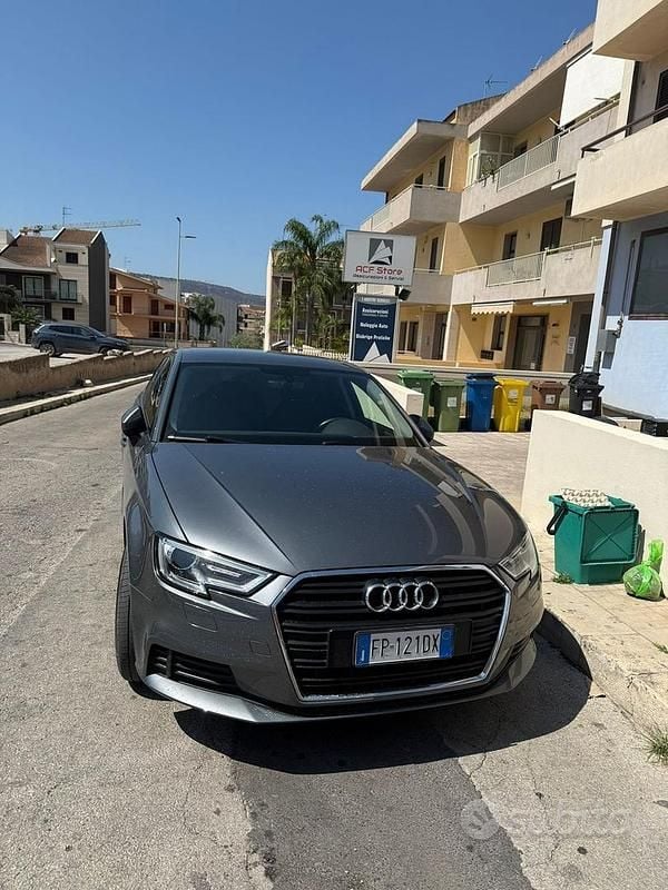 Usata Audi A3 Business 116 CV (85 kW) 2018 Grigio Berlina