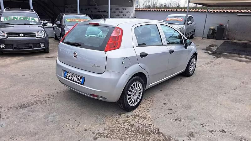 Usata Fiat Grande Punto 75 CV (55 kW) 2013 Grigio Utilitaria