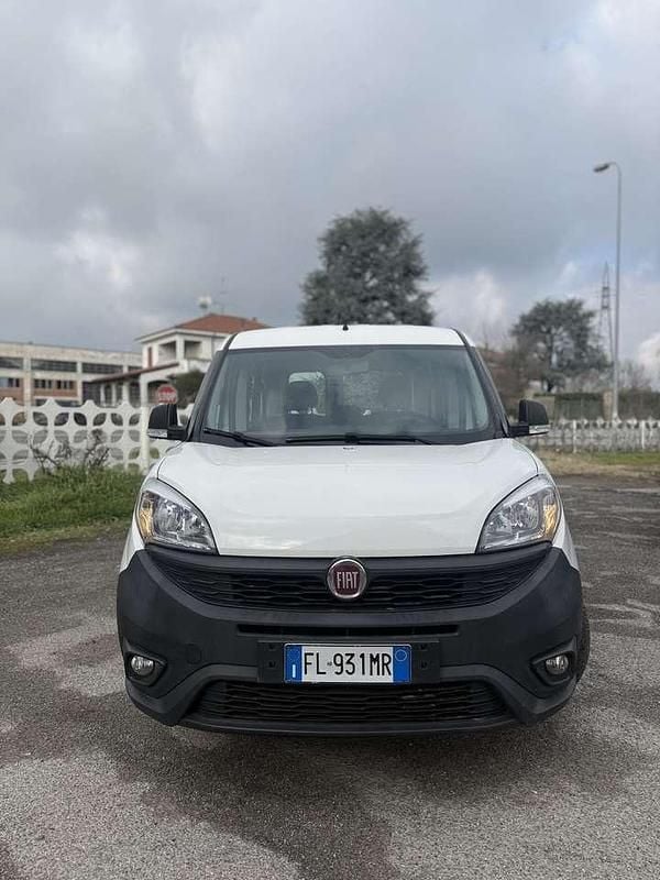 Usata Fiat Doblò Easy 95 CV (69 kW) 2018 Bianco Monovolume