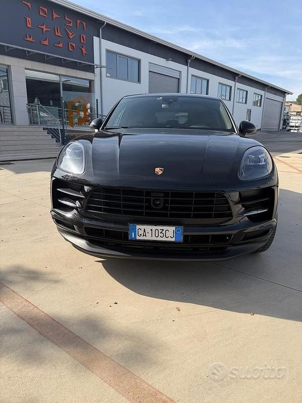 Nero Usata 2020 Porsche Macan SUV | 43.900 € (Ottimo prezzo) - Immagine 1/4