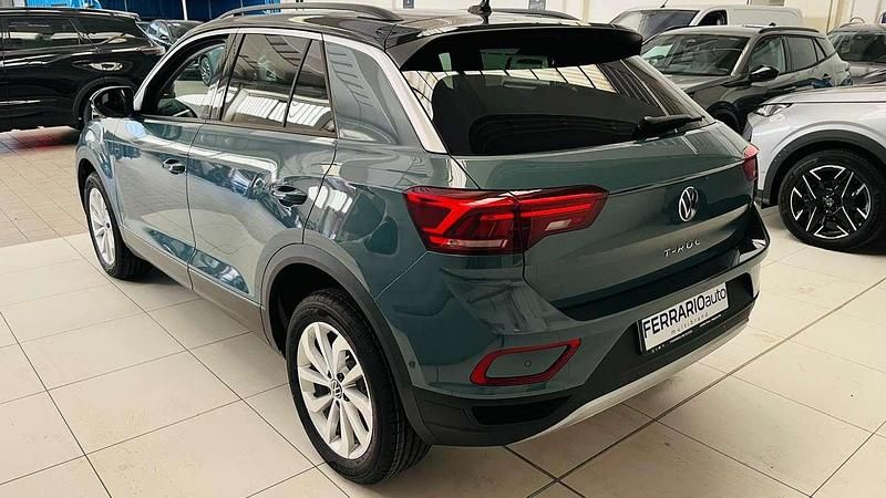 Nuova VW T-Roc Edition 116 CV (85 kW) 2025 Petroleum blue SUV
