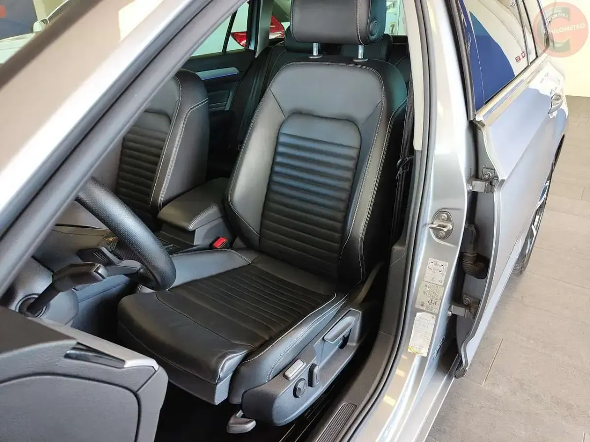 Usata VW Passat GTE 156 CV (114 kW) 2021 Grigio Station wagon