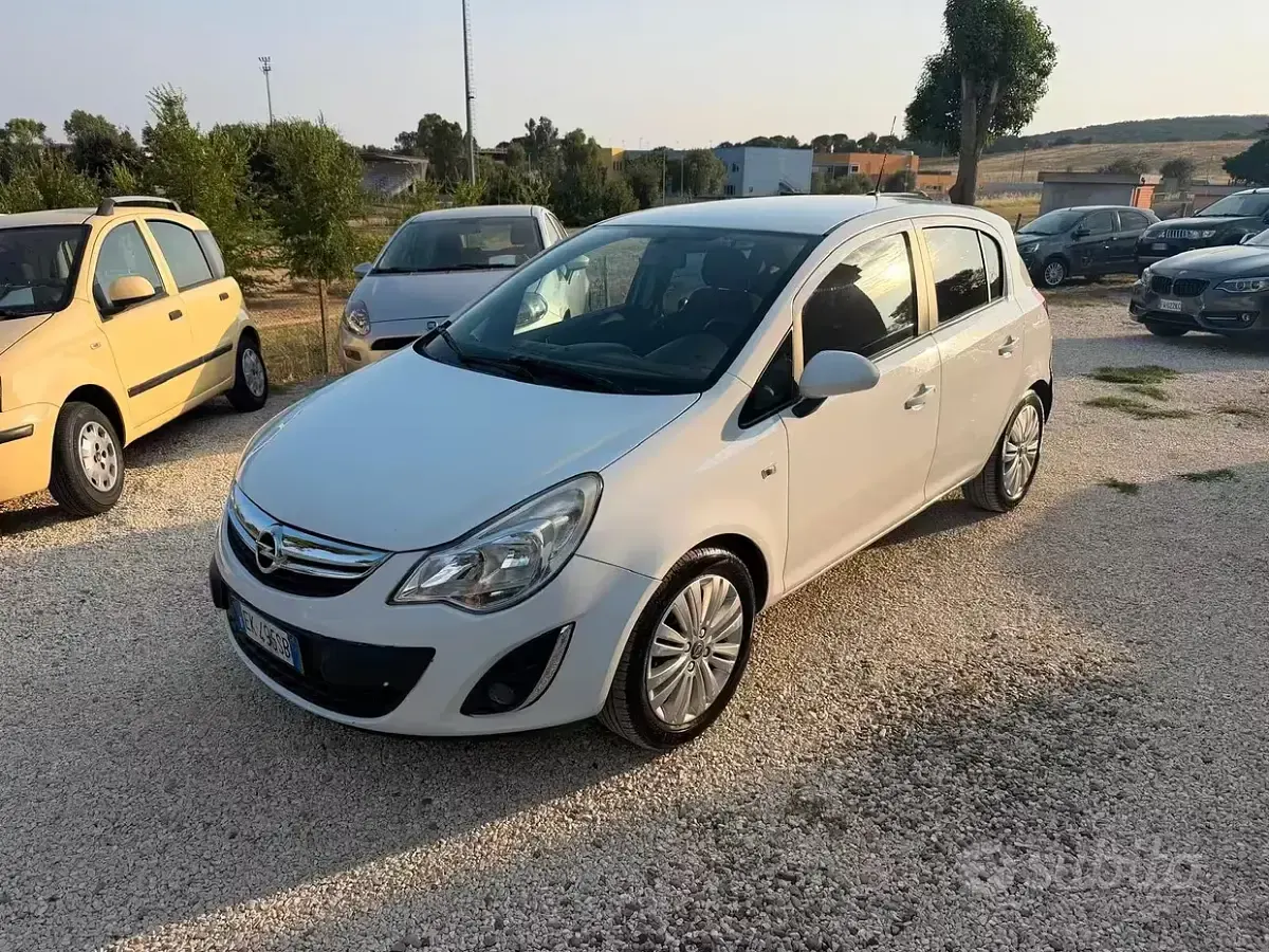 Usata Opel Corsa 85 CV (62 kW) 2012 Utilitaria
