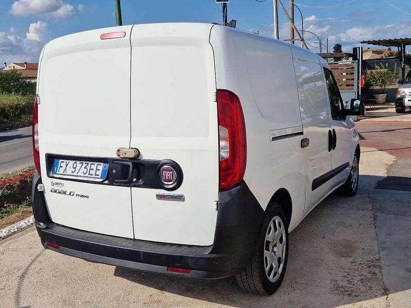 Usata Fiat Doblò Easy 105 CV (77 kW) 2019 Bianco Monovolume