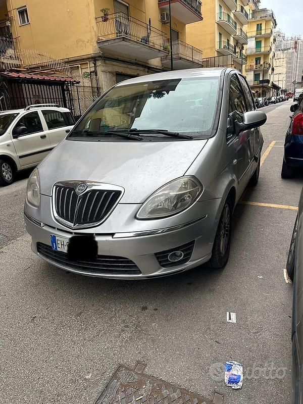 Usata 2011 Lancia Musa Monovolume | 1300 € (Super prezzo) - Immagine 1/4