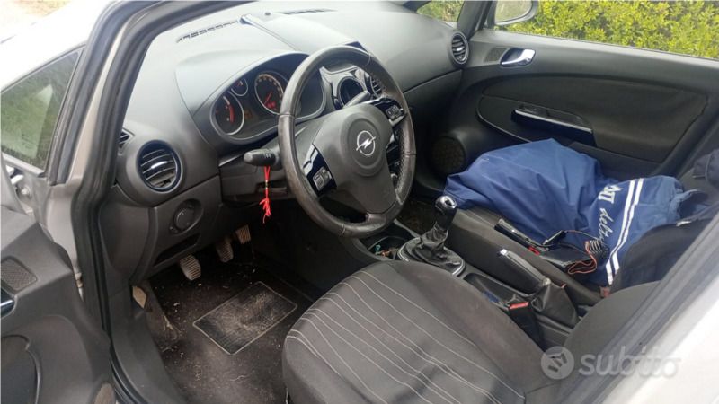 Usata Opel Corsa 90 CV (66 kW) 2008 Grigio Utilitaria