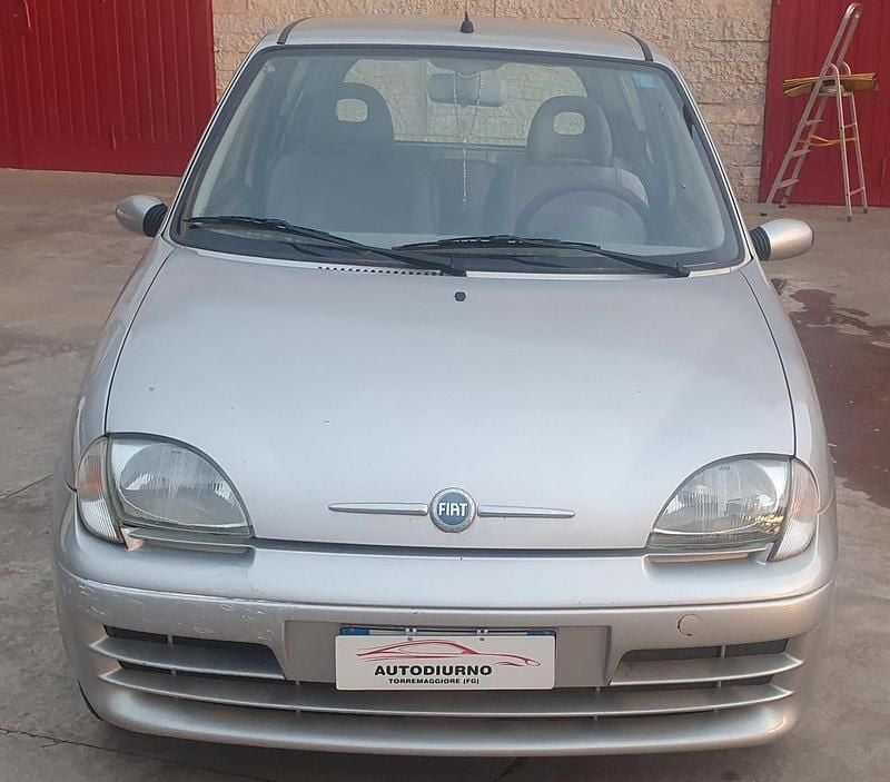 Usata Fiat 600 Anniversary 54 CV (39 kW) 2006 Argento Utilitaria