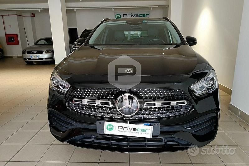 Gebraucht Mercedes GLA200 163 PS (119 kW) 2022 Schwarz SUV