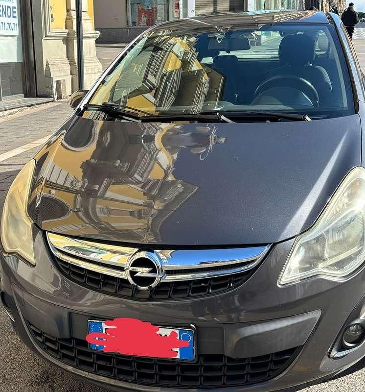 Usata Opel Corsa 86 CV (63 kW) 2012 Utilitaria
