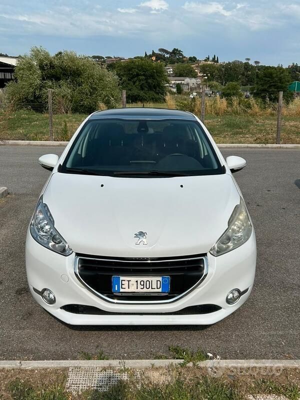 Usata Peugeot 208 Allure 82 CV (60 kW) 2014 Bianco Utilitaria
