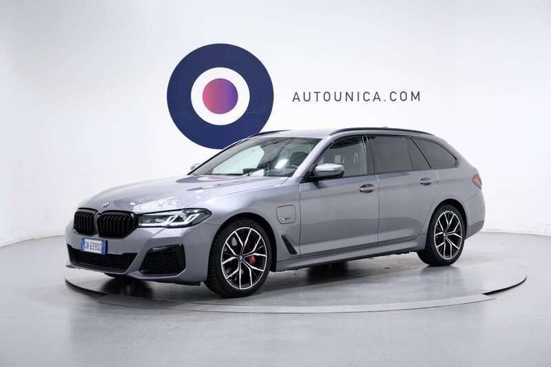 Grigio Usata 2023 BMW 530e M Sport Station wagon | 41.900 € (Buon prezzo) - Immagine 1/4