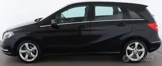 Usata Mercedes B200 136 CV (100 kW) 2015 Nero Utilitaria