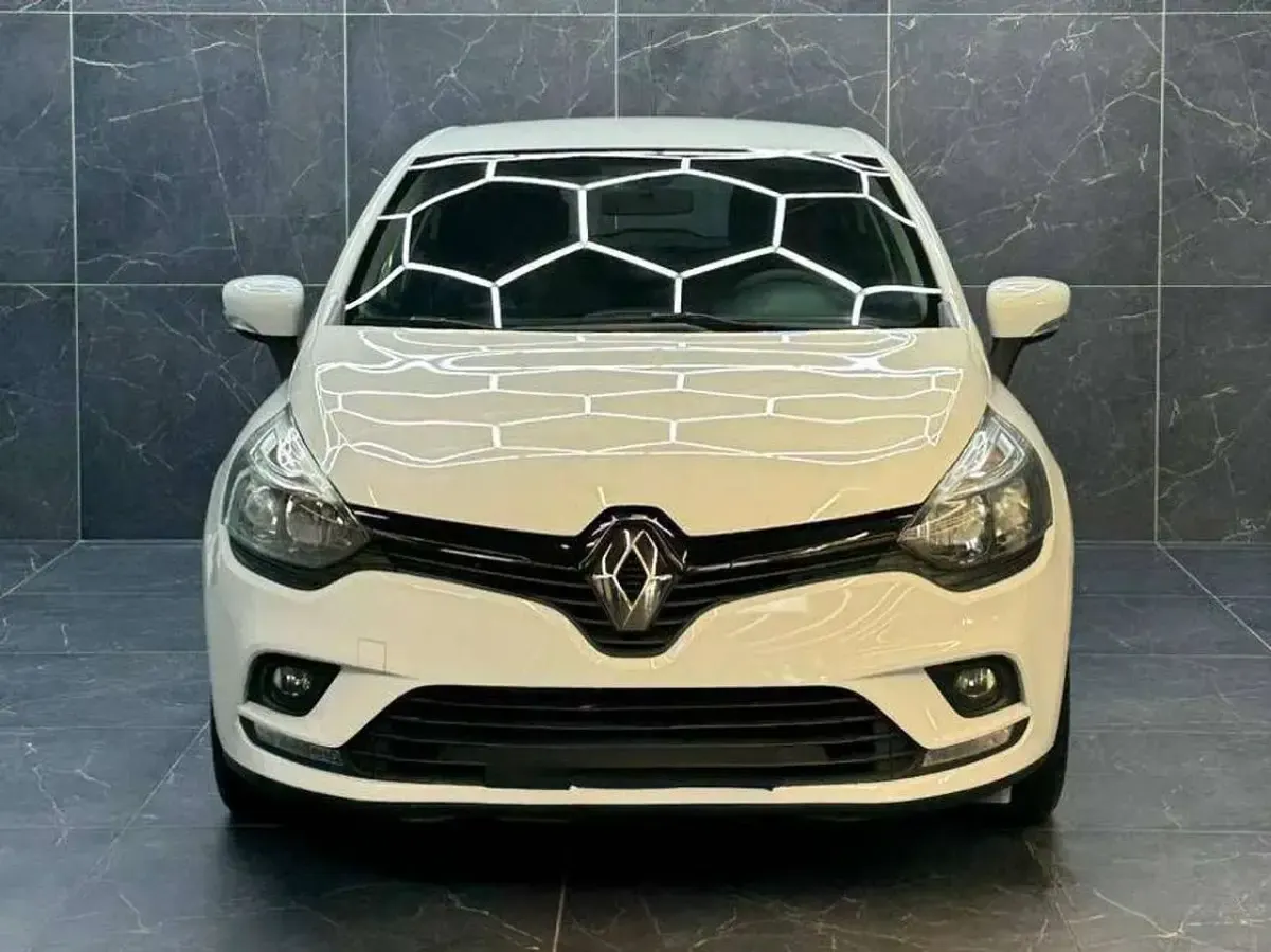 Begagnad Renault Clio IV 88 HK (64 kW) 2017 Vit Van