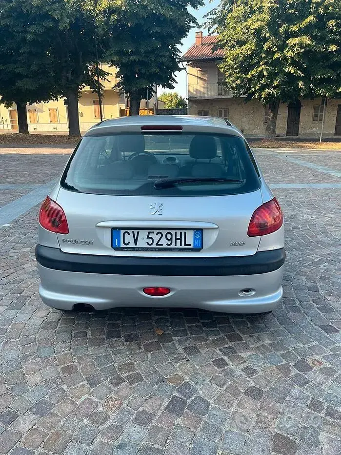 Usata Peugeot 206 60 CV (44 kW) 2005 Berlina