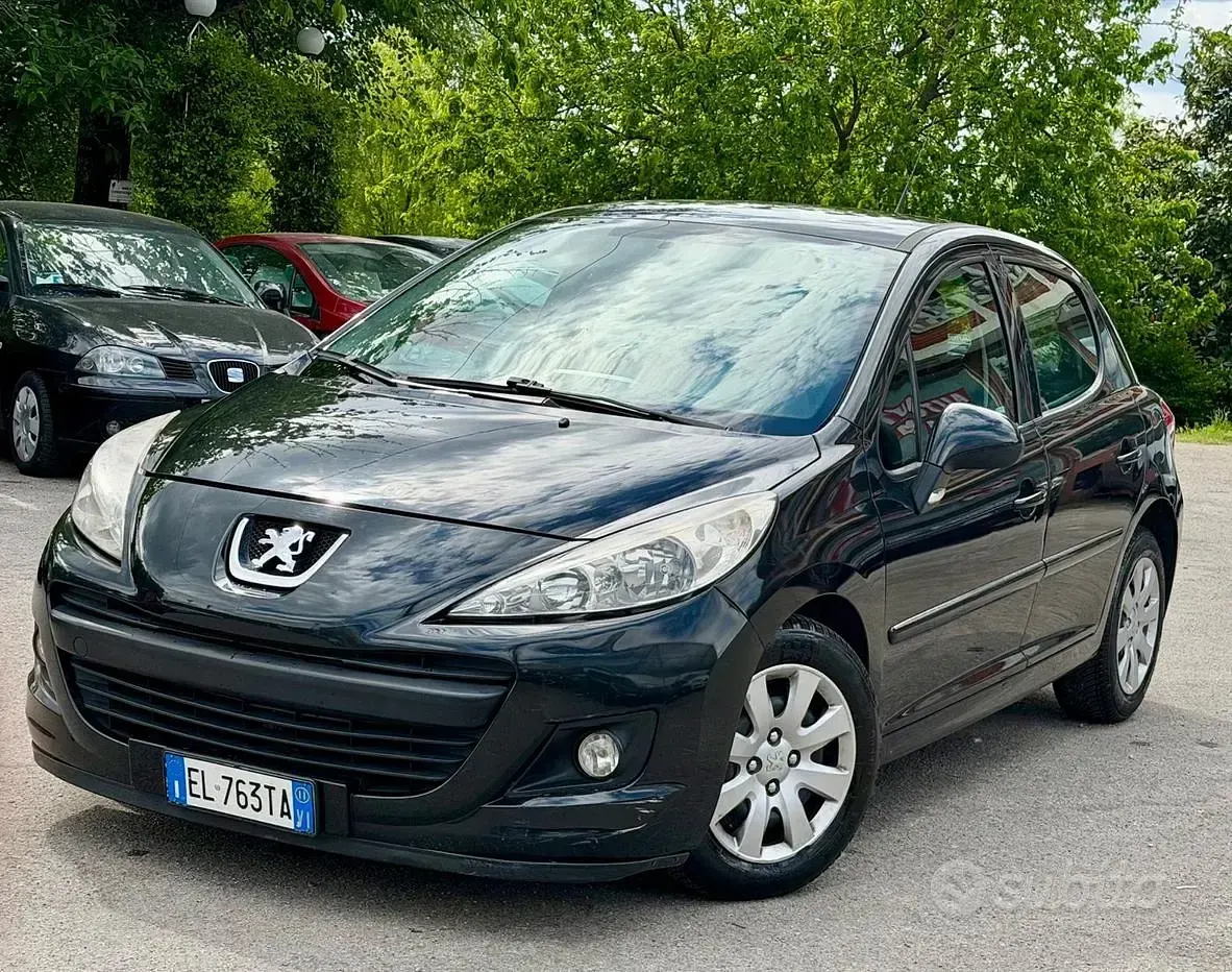 Usata Peugeot 207 73 CV (53 kW) 2011 Nero Berlina