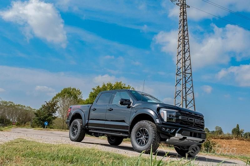 Nuova Ford F-150 Raptor 450 CV (330 kW) 2025 Nero Pick-up