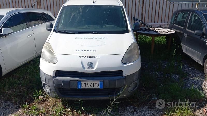Bianco Usata 2012 Peugeot Partner Tepee Monovolume | 990 € - Immagine 1/3