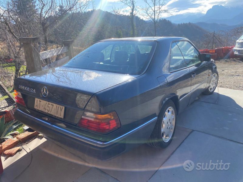 Usata Mercedes E300 1992 Nero Berlina