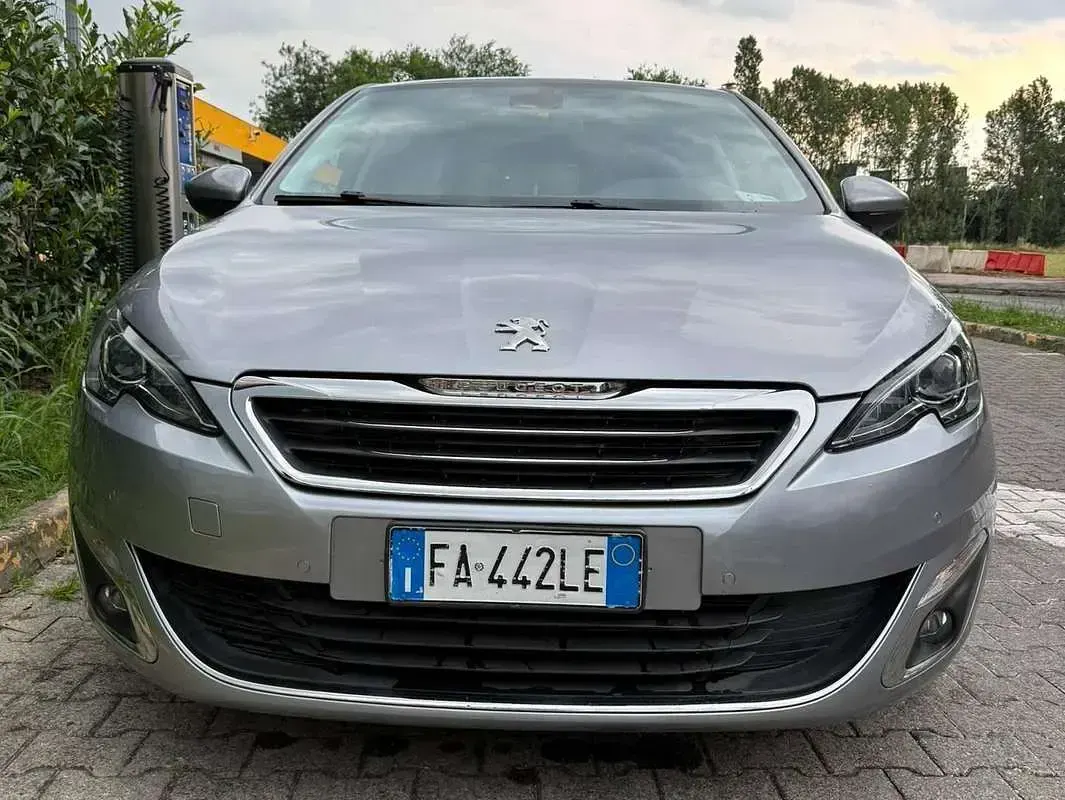 Usata Peugeot 308 GT-line 120 CV (88 kW) 2015 Grigio Berlina