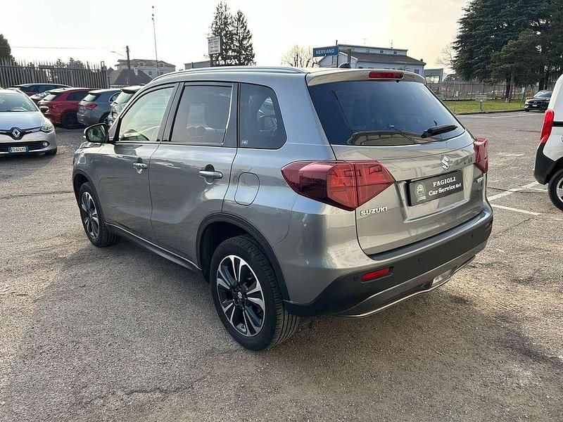 Usata Suzuki Vitara 102 CV (75 kW) 2022 Grigio metallizzato SUV