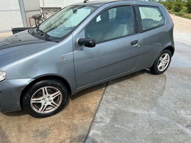 Usata Fiat Punto 2004 Grigio Utilitaria