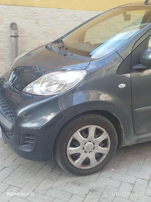 Usata Peugeot 107 68 CV (50 kW) 2010 Nero Utilitaria