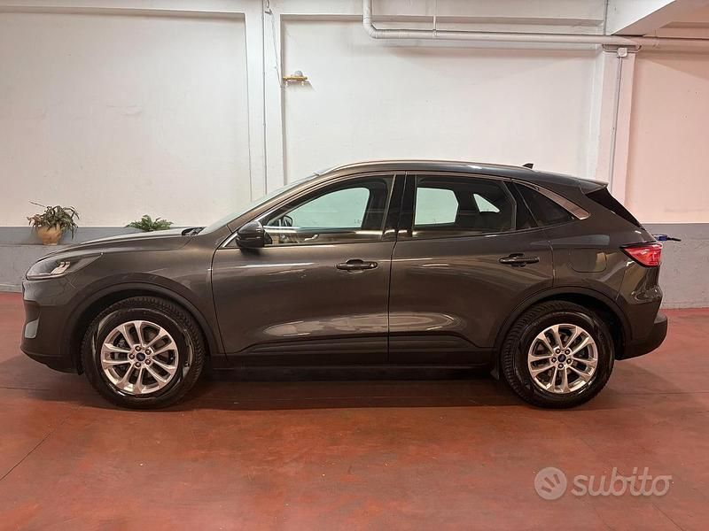 Usata Ford Kuga Titanium 150 CV (110 kW) 2022 Grigio SUV
