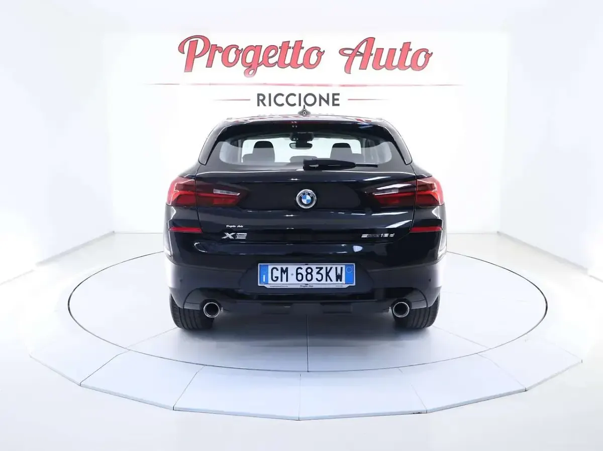 Usata BMW X2 150 CV (110 kW) 2022 Schwarz SUV