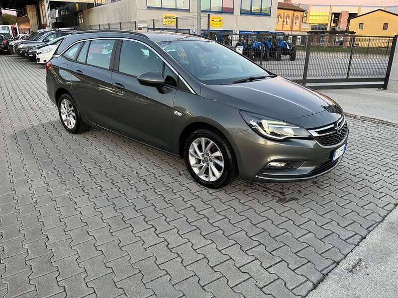 Usato 2018 Opel Astra 1.6 Diesel 136 CV (8.800 €)