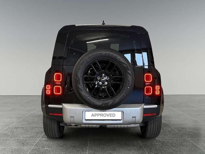 Usata Land Rover Defender S 200 CV (147 kW) 2025 Santorini black SUV
