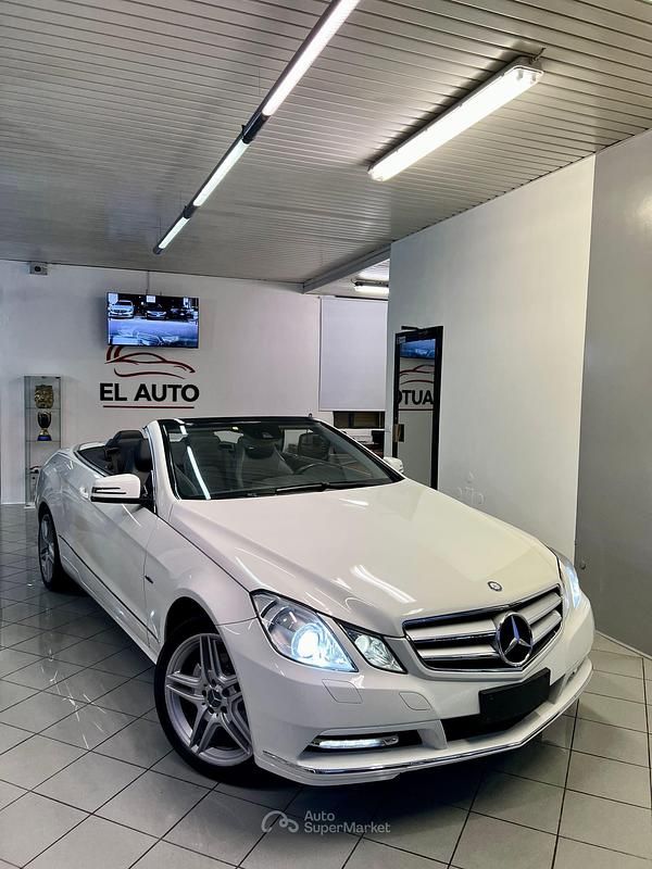 Usata Mercedes E200 184 CV (135 kW) 2011 Bianco Cabrio