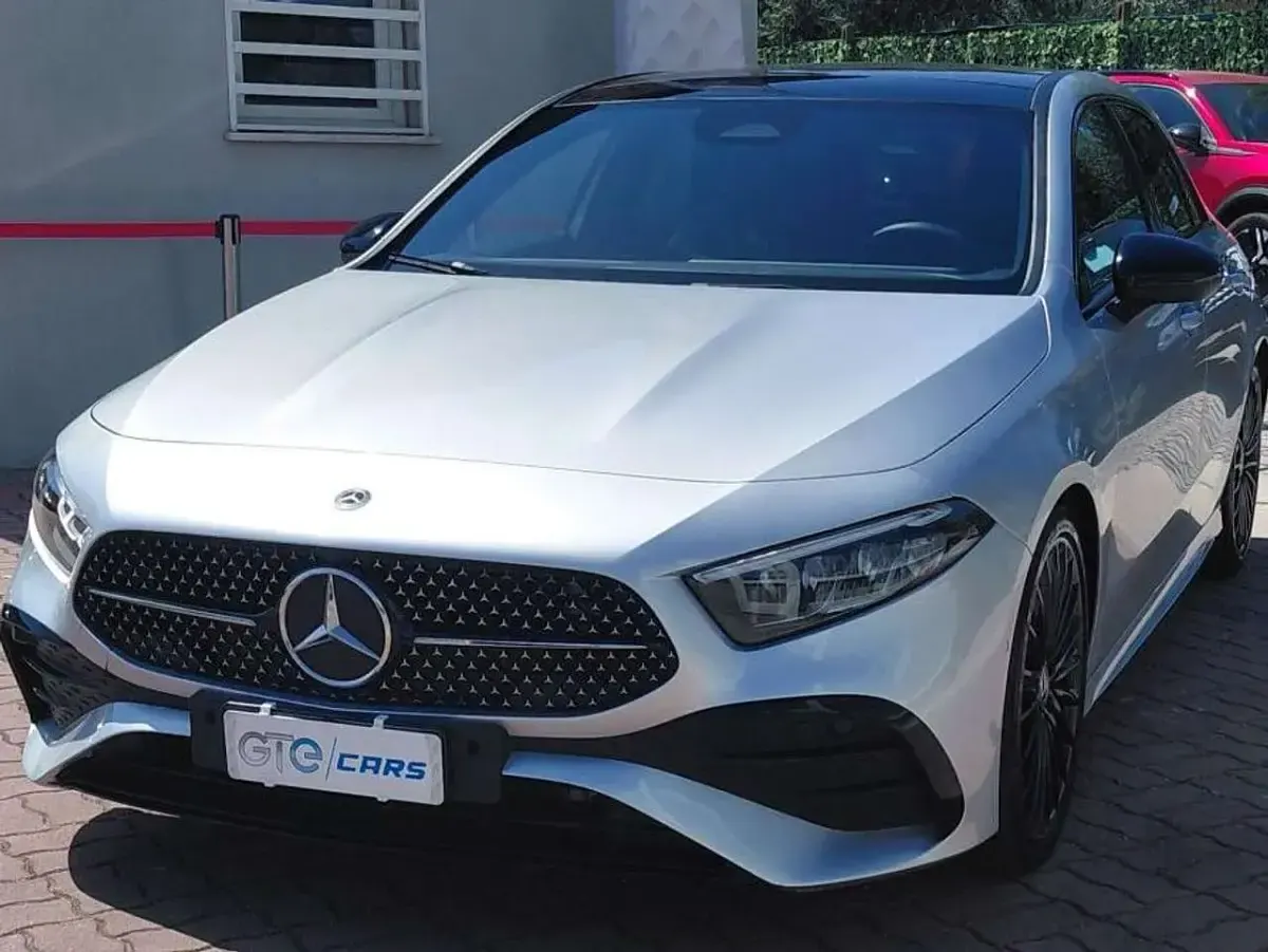 Usata Mercedes A180 AMG Line Premium Plus 116 CV (85 kW) 2023 Argento Berlina