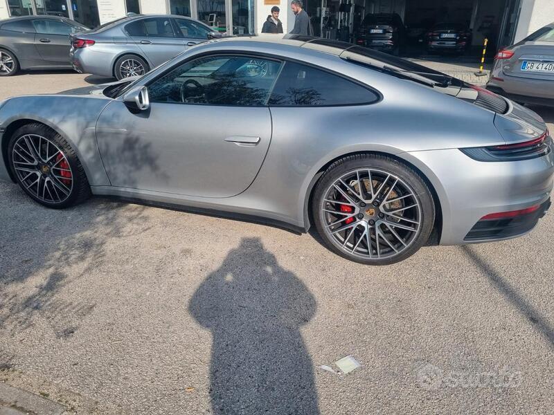 Usato 2021 Porsche 911 3.0 Benzin 450 CV (150.000 €)
