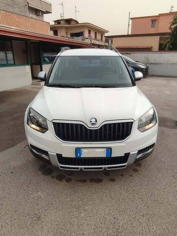 Usata Skoda Yeti Style 110 CV (80 kW) 2016 Bianco SUV